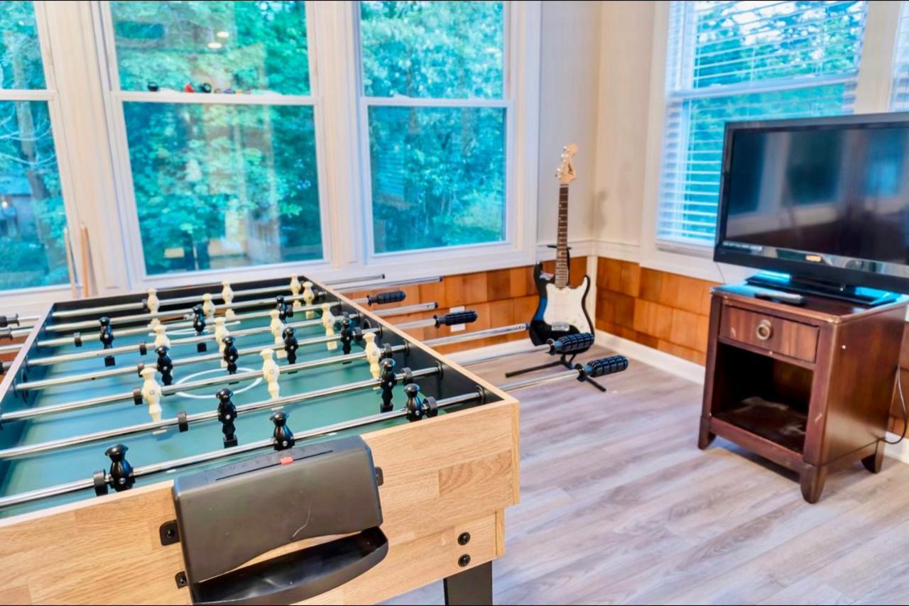 King Bed, Home Theater, Pool Table, Game Room, Fireplace Charlotte Exteriör bild